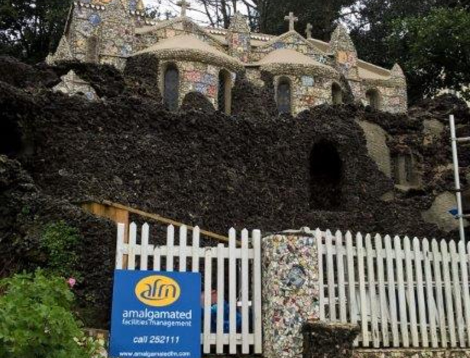 AFM Light Up The Little Chapel